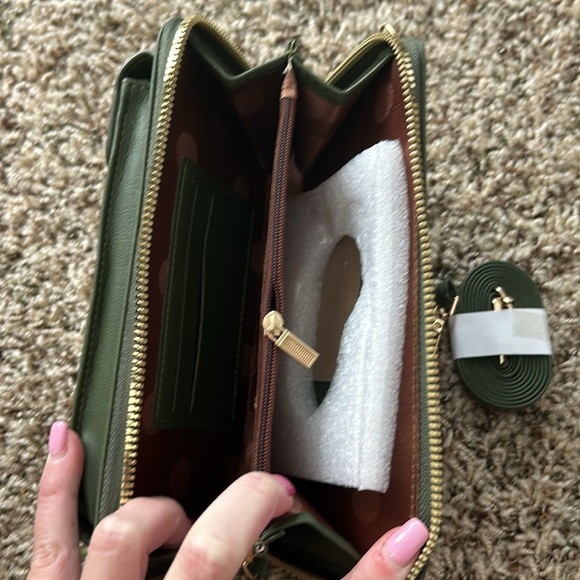 NWT green crossbody - Picture 2 of 6